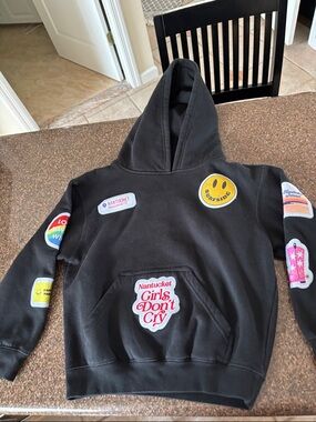 BRODENIM GIRLS NANTUCKET BLACK PATCHES HOODIE PULL OVER SWEATSHIRT-YOUTH M